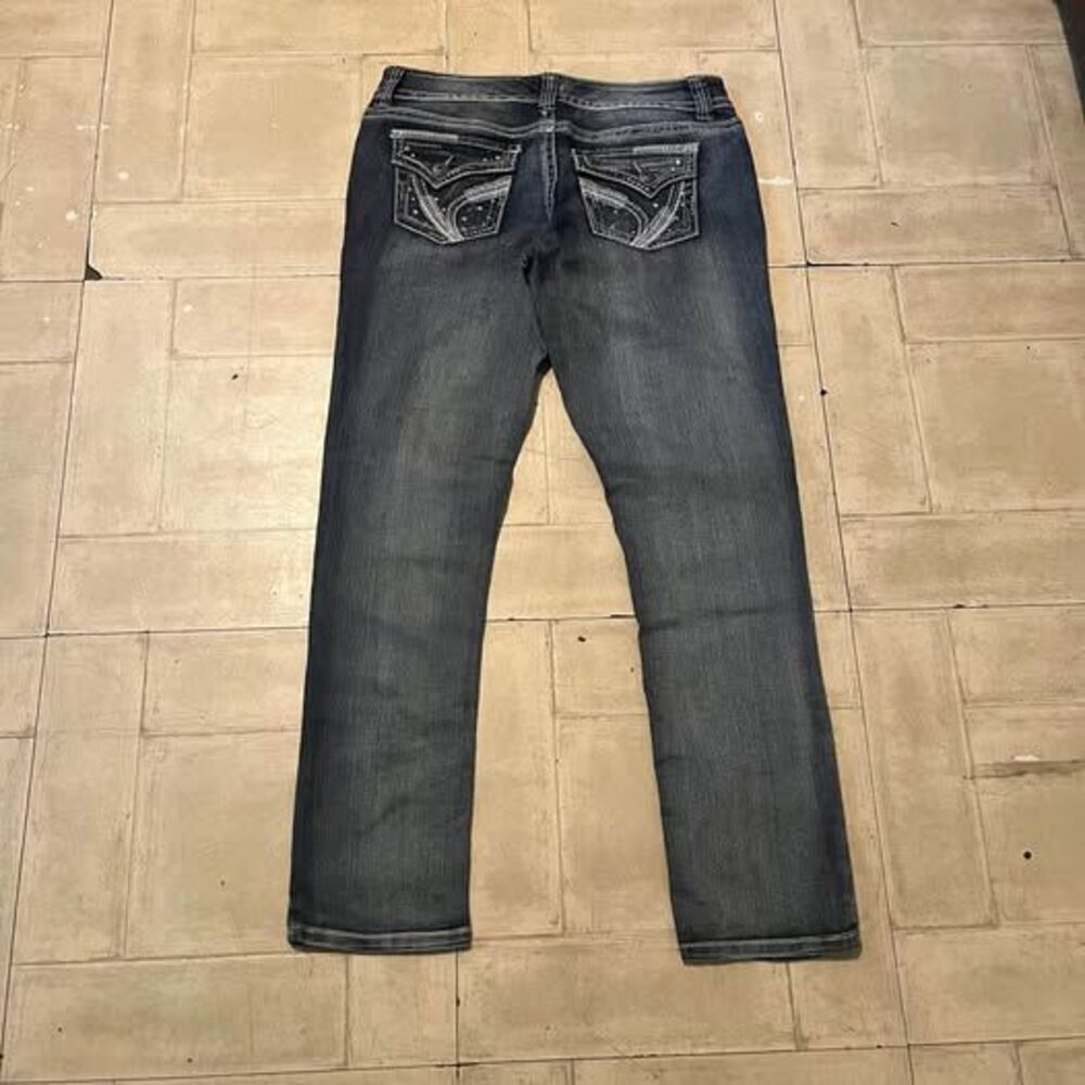 Women’s Y2K blue wash straight fit jeans back pocket design size 11/12 (32x30)